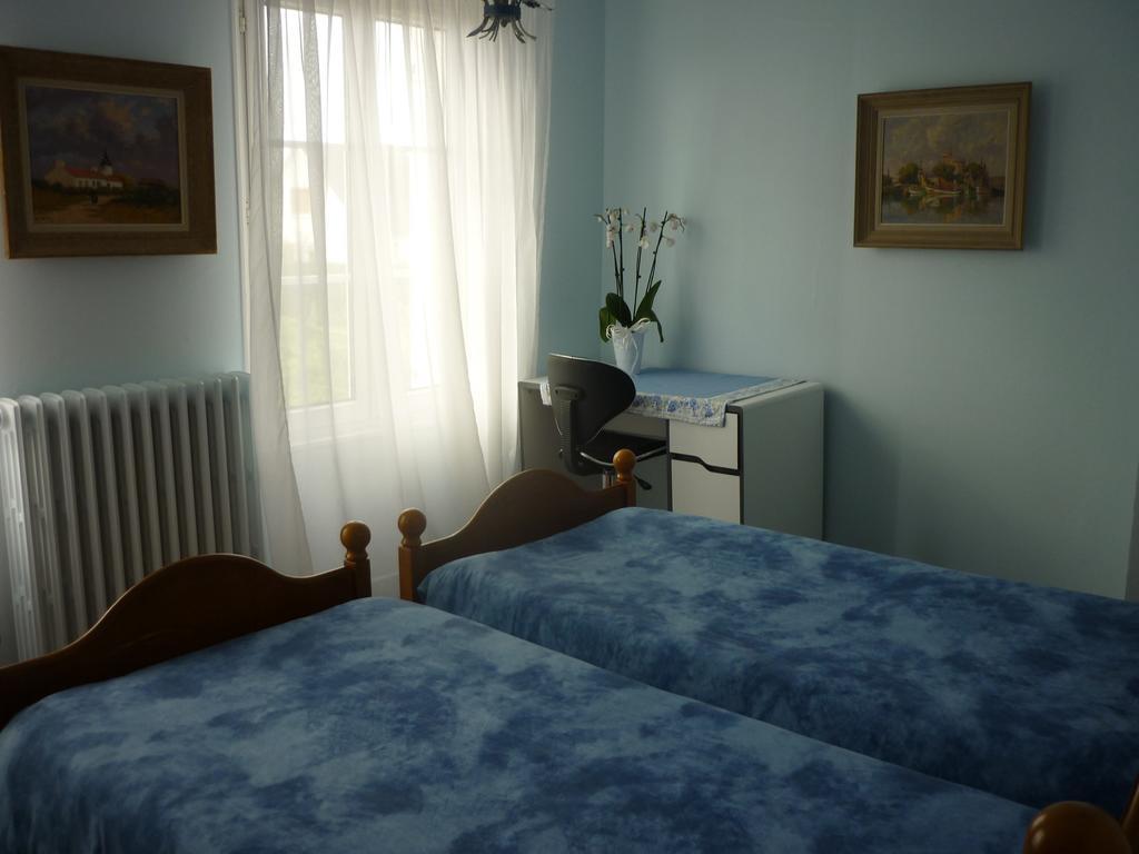Chambres D'Hotes Le Jardin D'Alice Le Tilleul Habitación foto