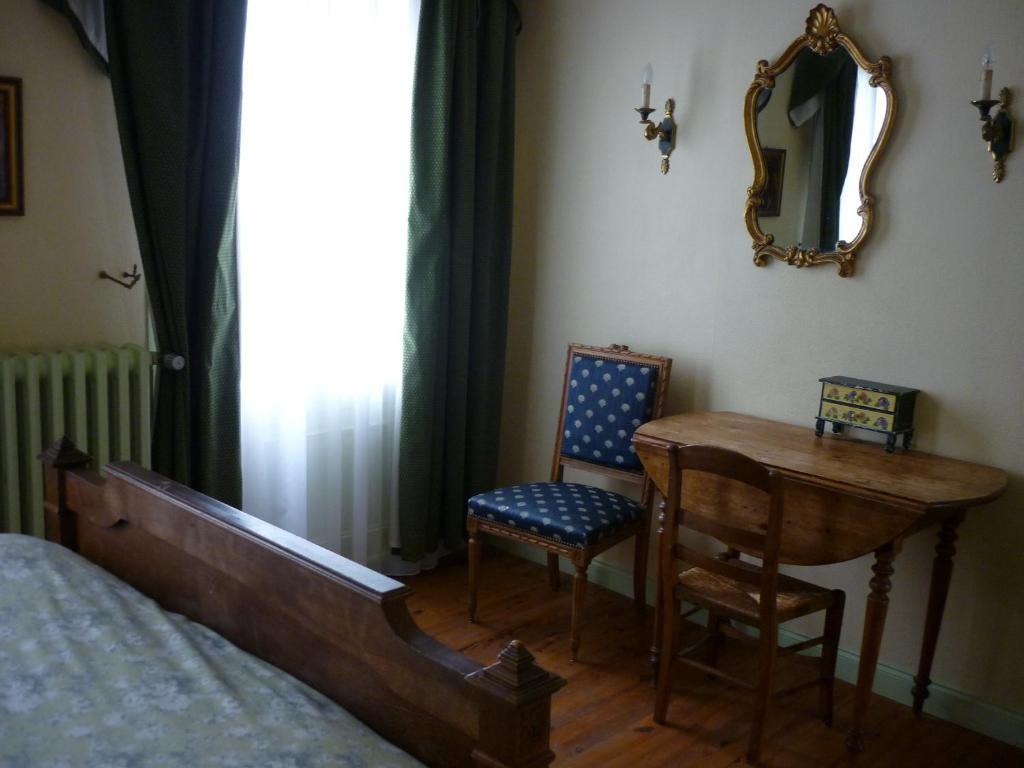 Chambres D'Hotes Le Jardin D'Alice Le Tilleul Habitación foto